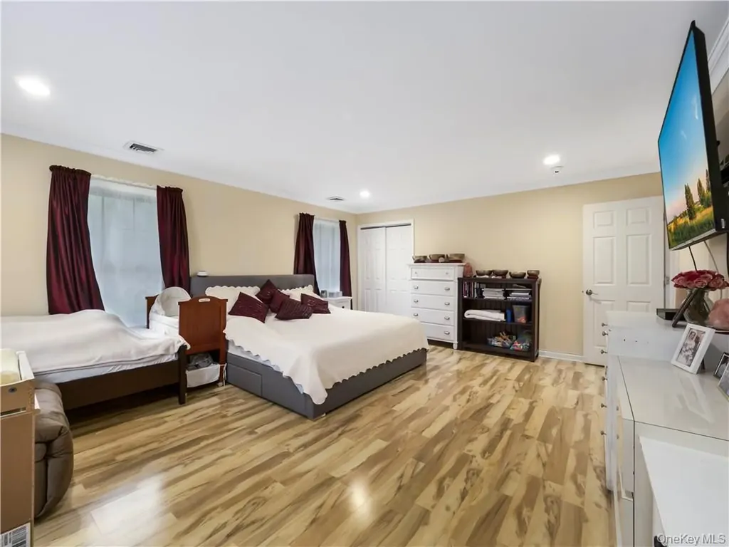 27 Cedar Trail Monroe NY 10950