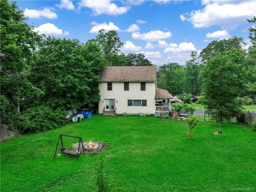 27 Cedar Trail Monroe NY 10950