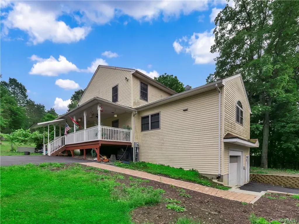 27 Cedar Trail Monroe NY 10950
