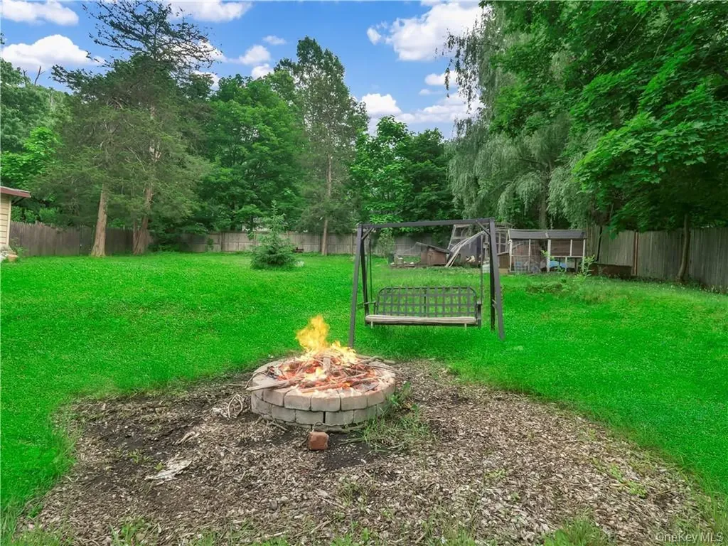 27 Cedar Trail Monroe NY 10950