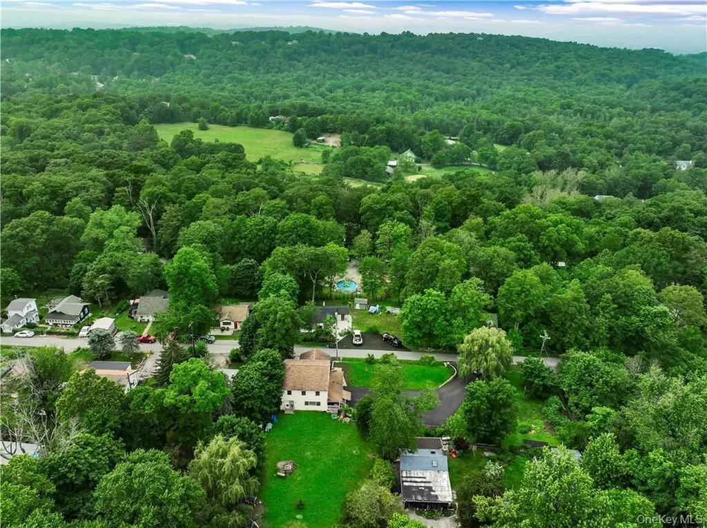 27 Cedar Trail Monroe NY 10950