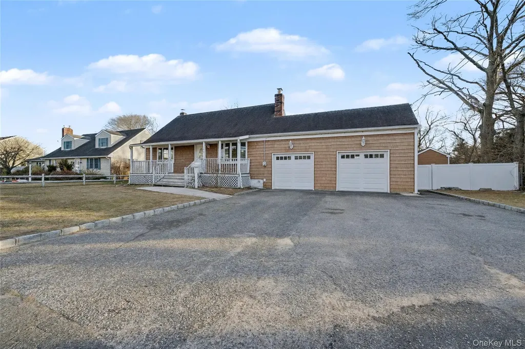 158 Moffitt Boulevard Islip NY 11751