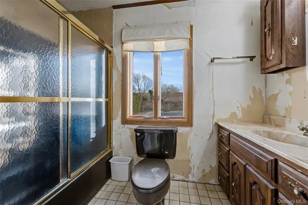 158 Moffitt Boulevard Islip NY 11751