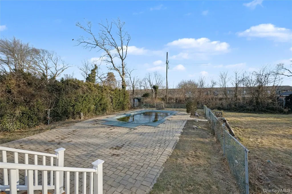 158 Moffitt Boulevard Islip NY 11751
