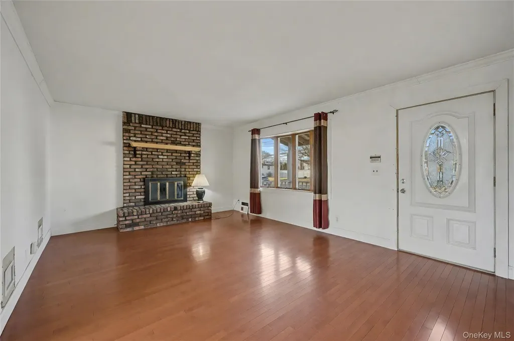 158 Moffitt Boulevard Islip NY 11751