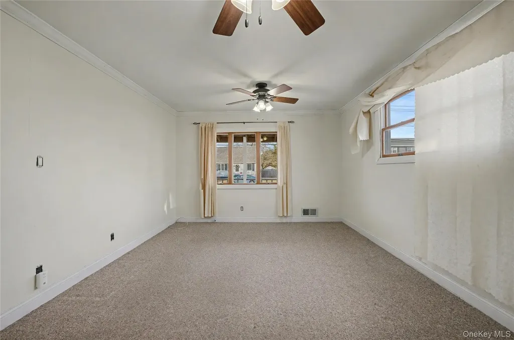 158 Moffitt Boulevard Islip NY 11751