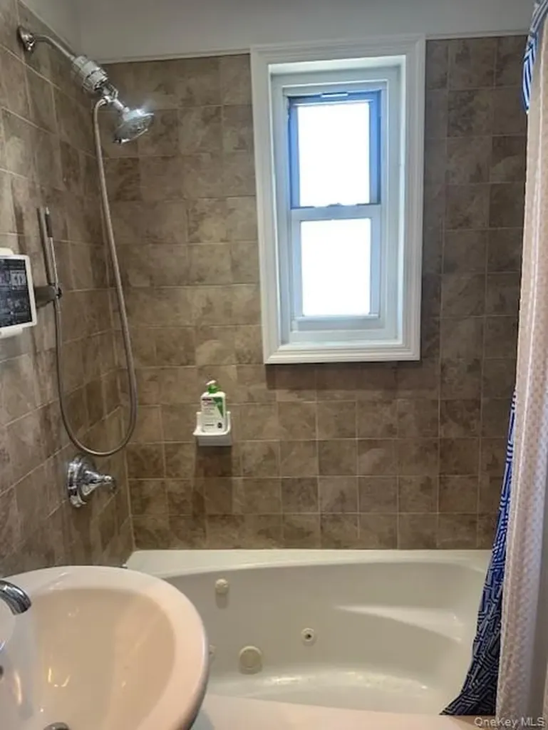 234-24 131 Avenue Rosedale NY 11422