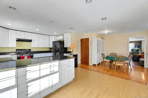 17 Klein Avenue West Nyack NY 10994
