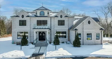 26 Saint Andrews Court Old Westbury NY 11568