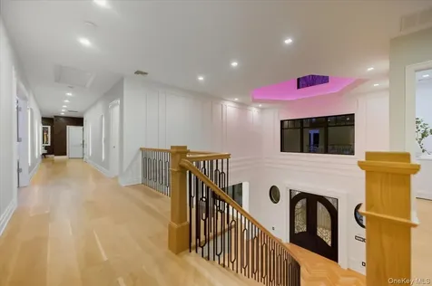 26 Saint Andrews Court Old Westbury NY 11568