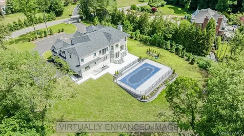 26 Saint Andrews Court Old Westbury NY 11568
