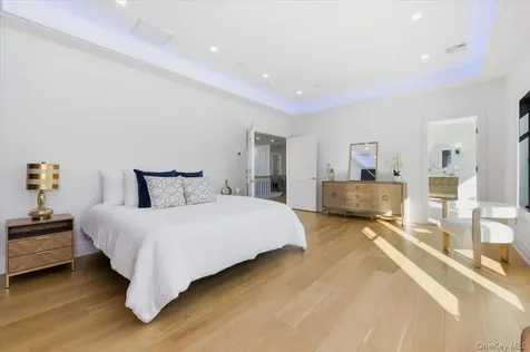 26 Saint Andrews Court Old Westbury NY 11568