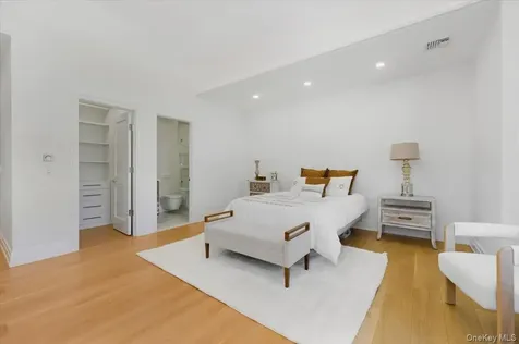 26 Saint Andrews Court Old Westbury NY 11568