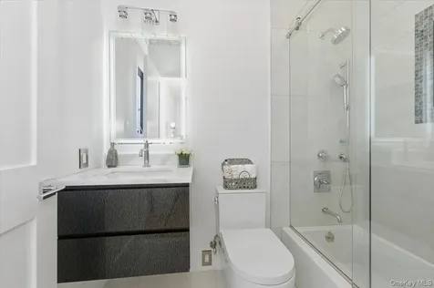26 Saint Andrews Court Old Westbury NY 11568