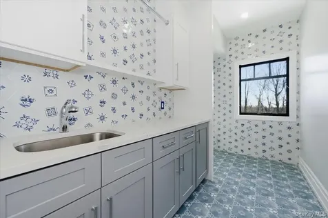 26 Saint Andrews Court Old Westbury NY 11568