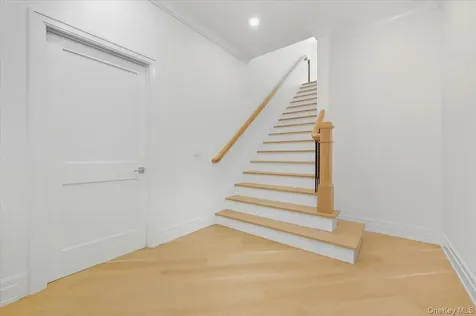 26 Saint Andrews Court Old Westbury NY 11568