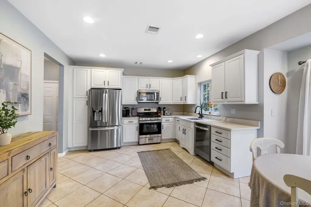58 Red Maple Way New Windsor NY 12553