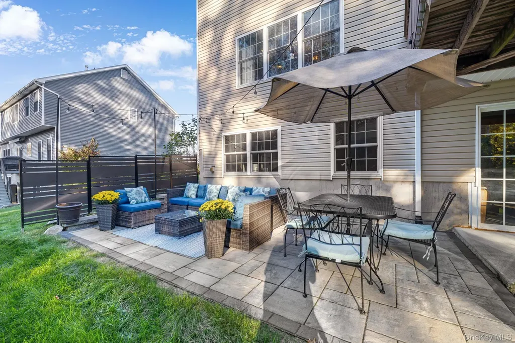 58 Red Maple Way New Windsor NY 12553