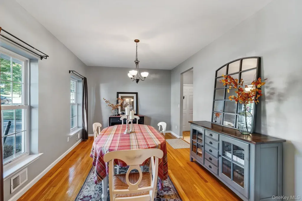 58 Red Maple Way New Windsor NY 12553