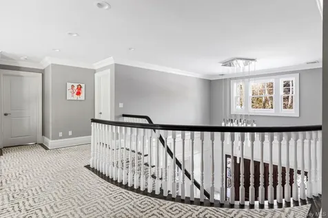 27 Victorian Lane Brookville NY 11545