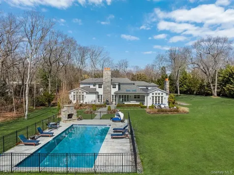 27 Victorian Lane Brookville NY 11545