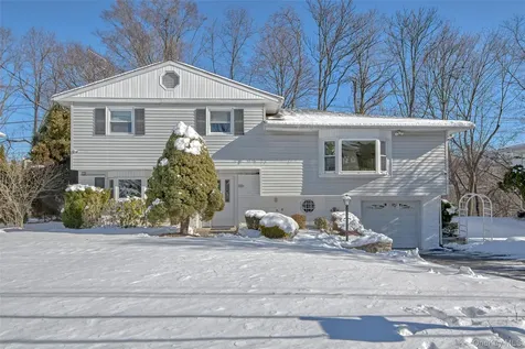 107 Parkview Road Elmsford NY 10523