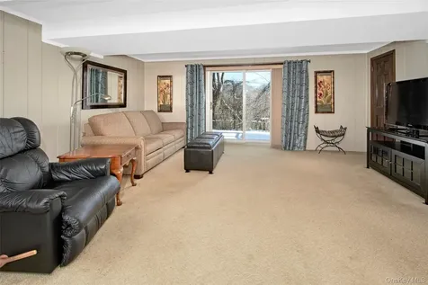 107 Parkview Road Elmsford NY 10523
