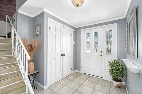 107 Parkview Road Elmsford NY 10523