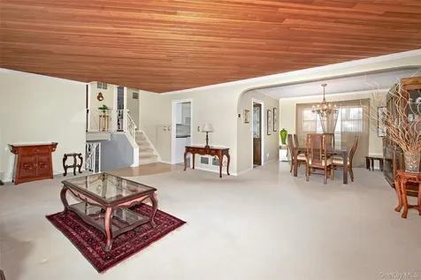 107 Parkview Road Elmsford NY 10523