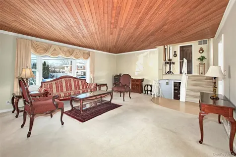 107 Parkview Road Elmsford NY 10523