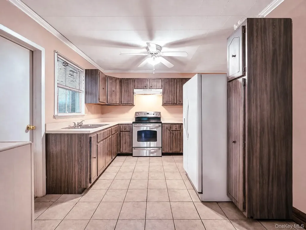 246 15th West Babylon NY 11704