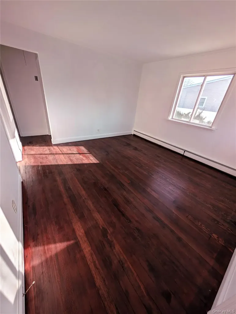 246 15th West Babylon NY 11704