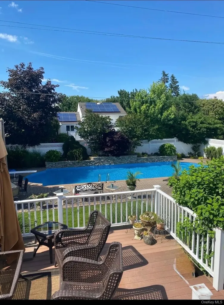 53 Page Drive Hicksville NY 11801
