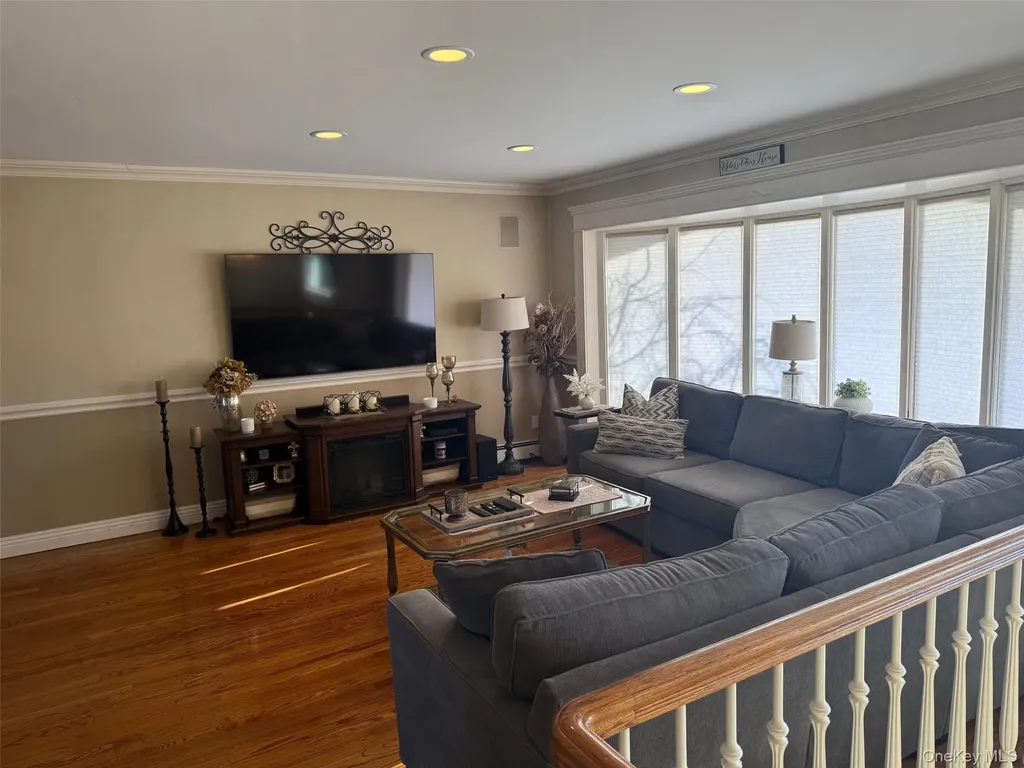 53 Page Drive Hicksville NY 11801