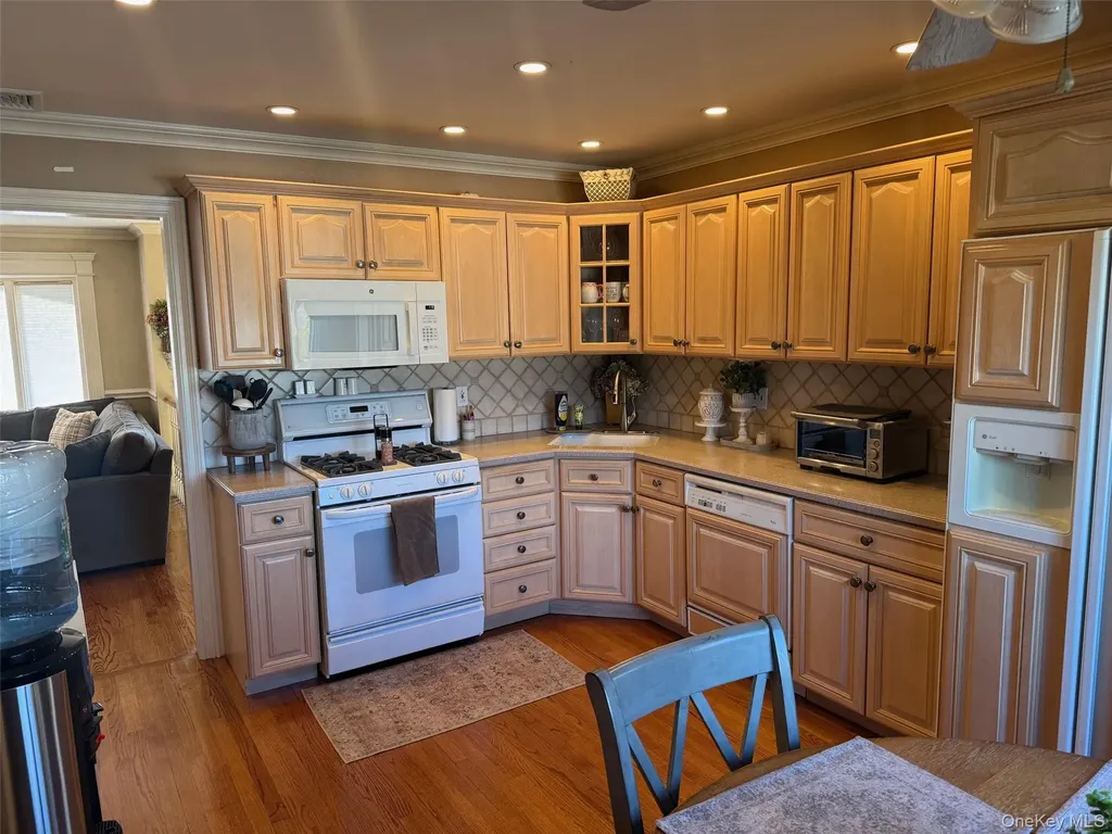 53 Page Drive Hicksville NY 11801