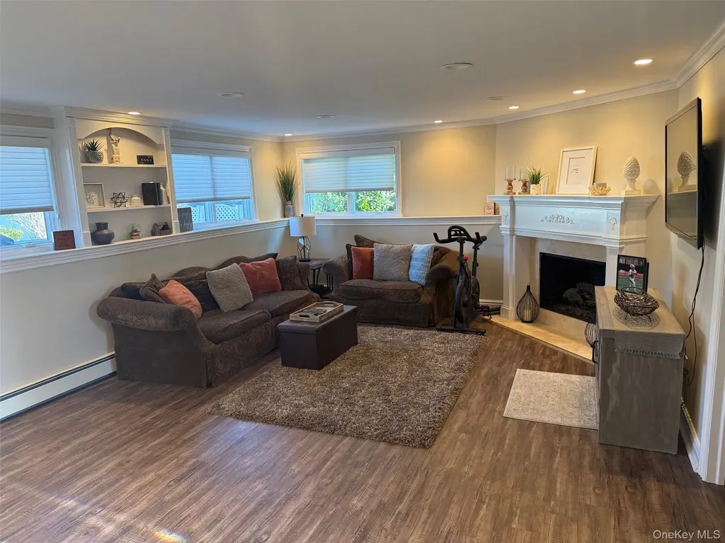 53 Page Drive Hicksville NY 11801