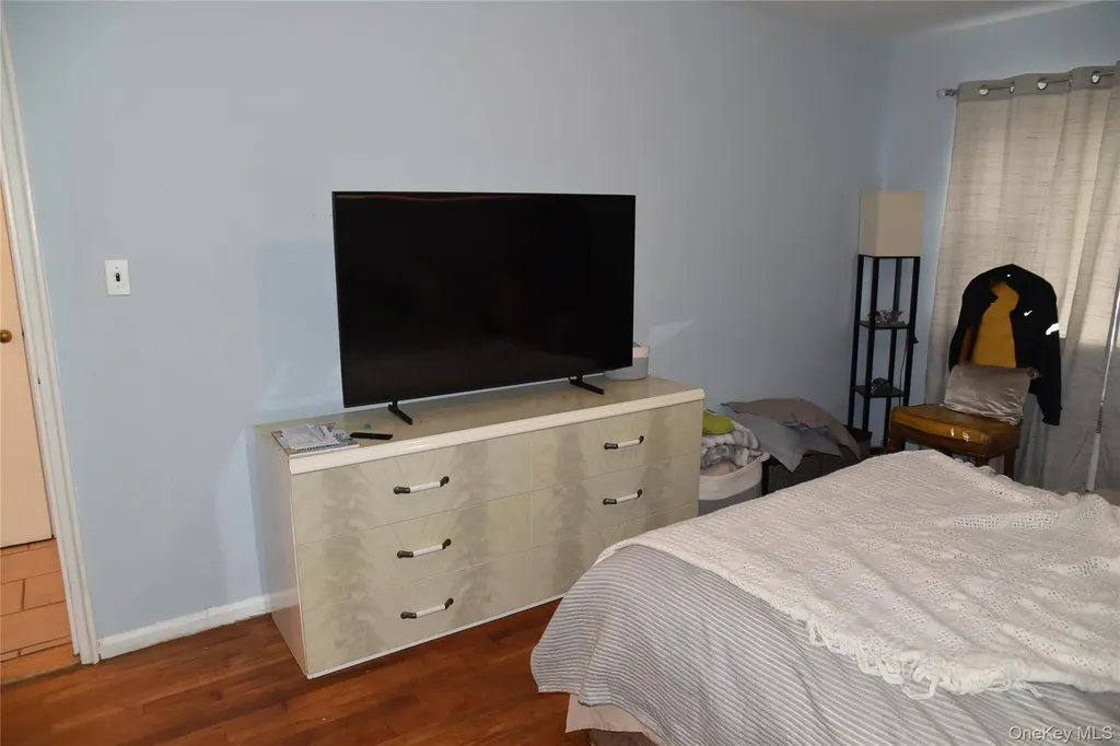 806 Waring Avenue Bronx NY 10467