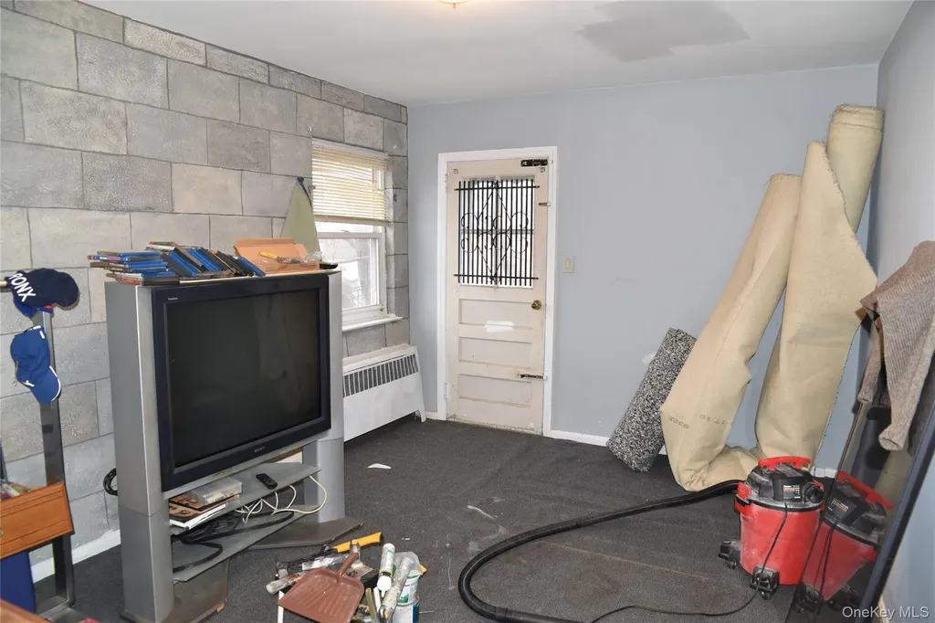 806 Waring Avenue Bronx NY 10467