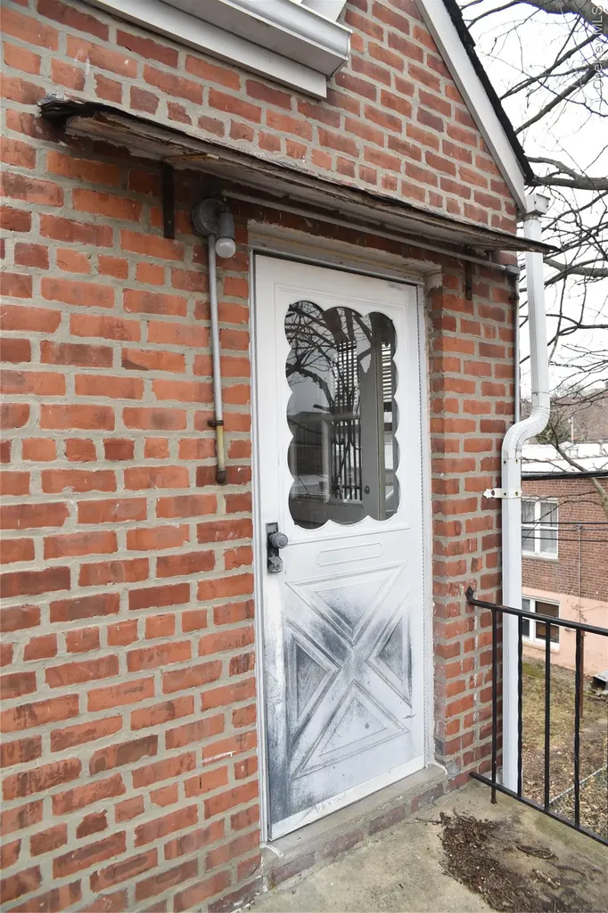 806 Waring Avenue Bronx NY 10467