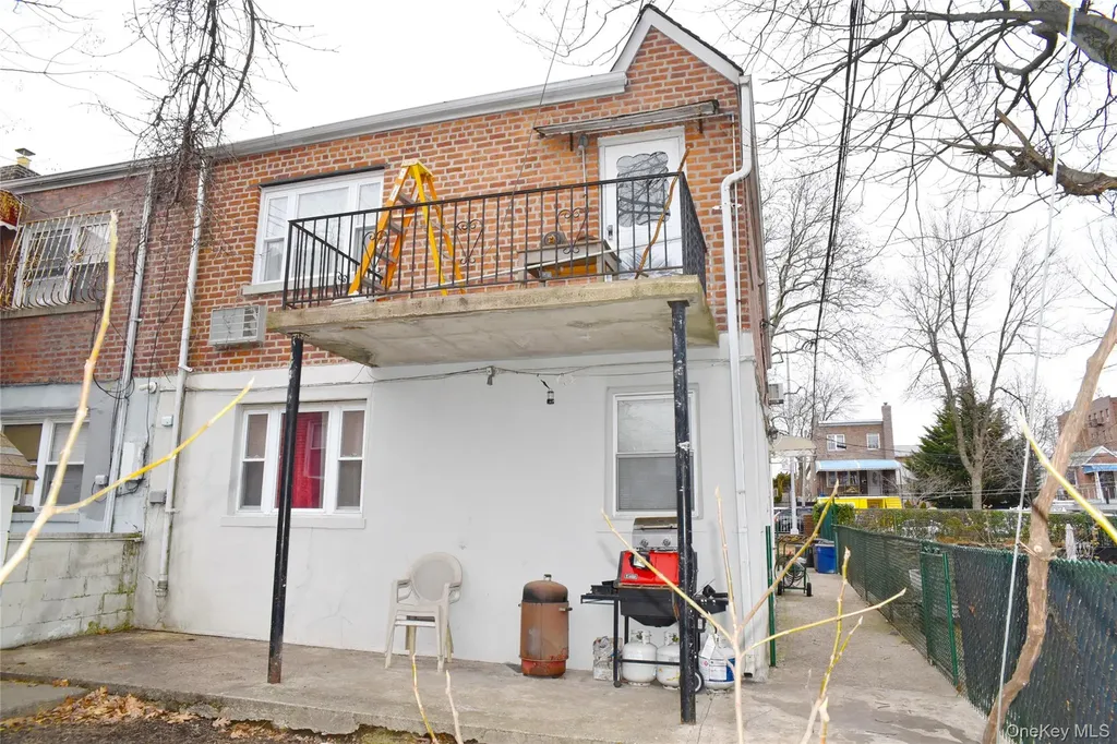 806 Waring Avenue Bronx NY 10467