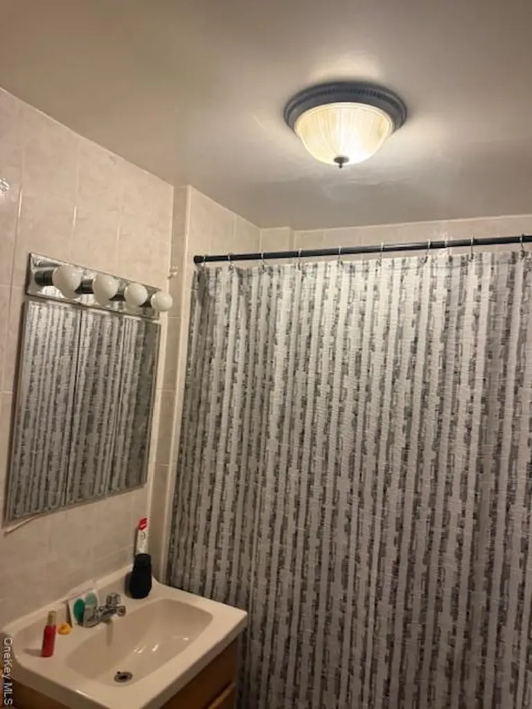 806 Waring Avenue Bronx NY 10467
