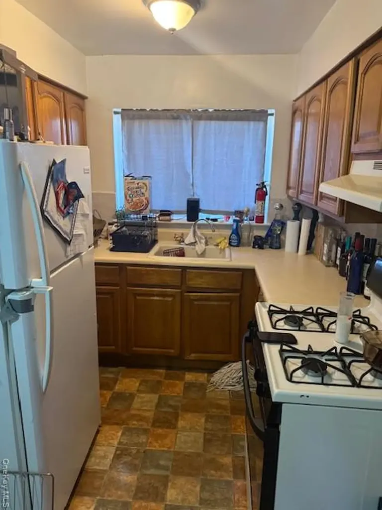 806 Waring Avenue Bronx NY 10467