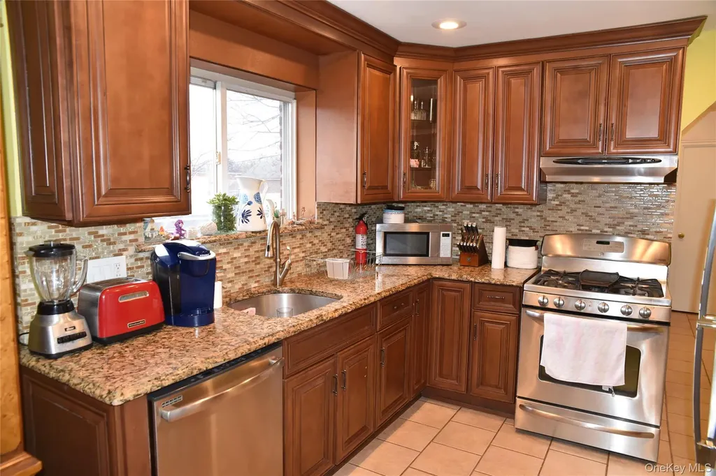 806 Waring Avenue Bronx NY 10467
