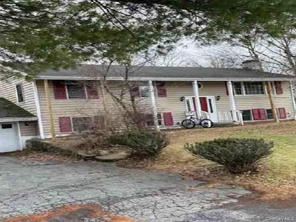 34 Brookland Farms Road Poughkeepsie NY 12601