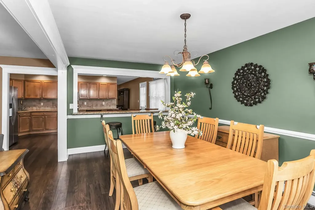 9 Blanche Street Plainview NY 11803