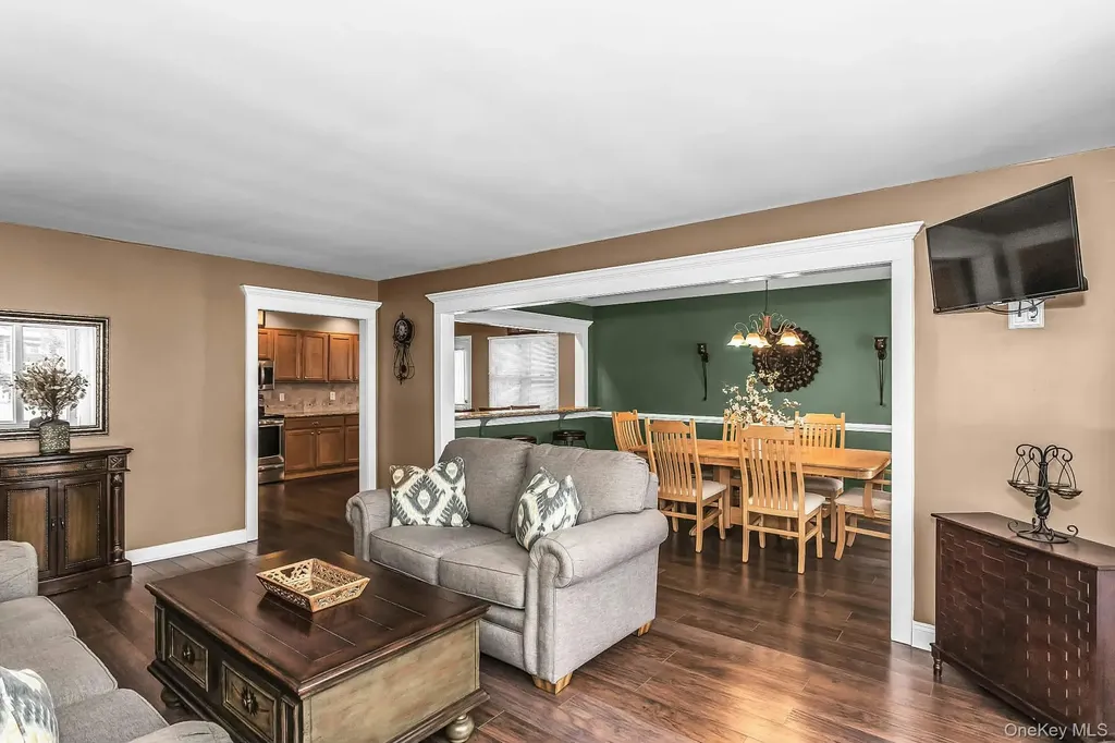 9 Blanche Street Plainview NY 11803