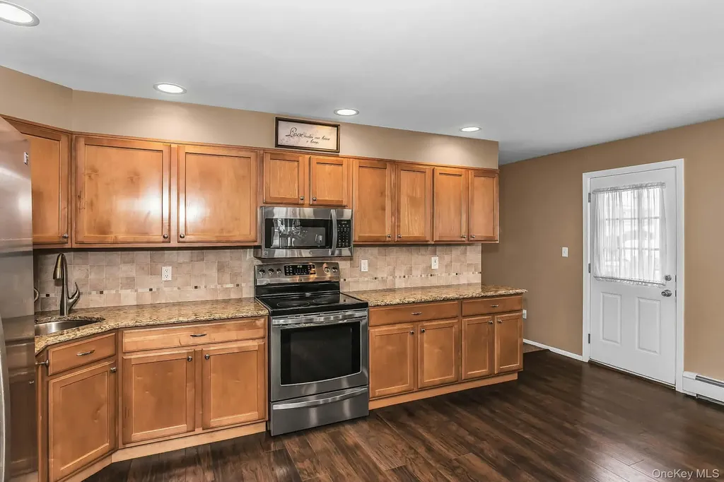 9 Blanche Street Plainview NY 11803