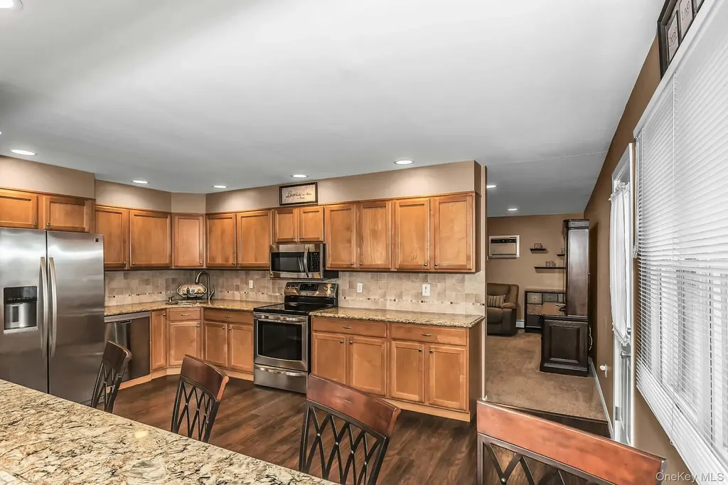 9 Blanche Street Plainview NY 11803