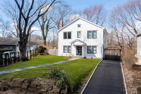 17 Maple Drive Old Greenwich CT 06870