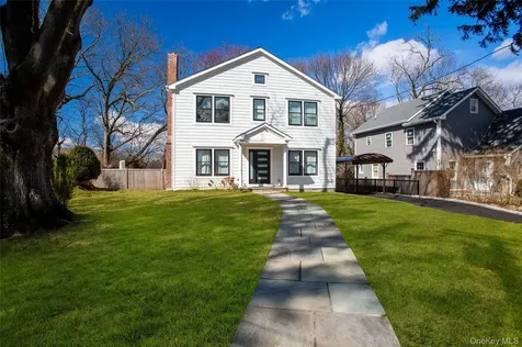 17 Maple Drive Old Greenwich CT 06870